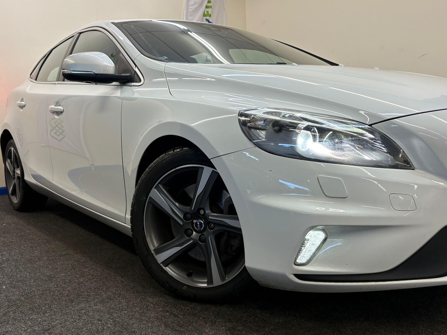 Used Volvo V40 for sale - 77671924: Photo 6