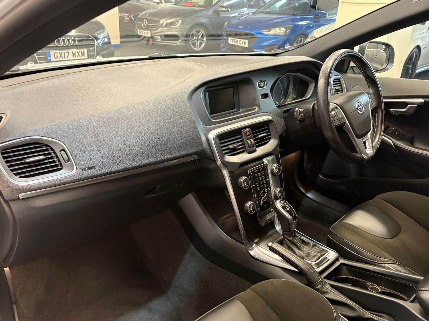 Used Volvo V40 for sale - 77671924: Photo 8