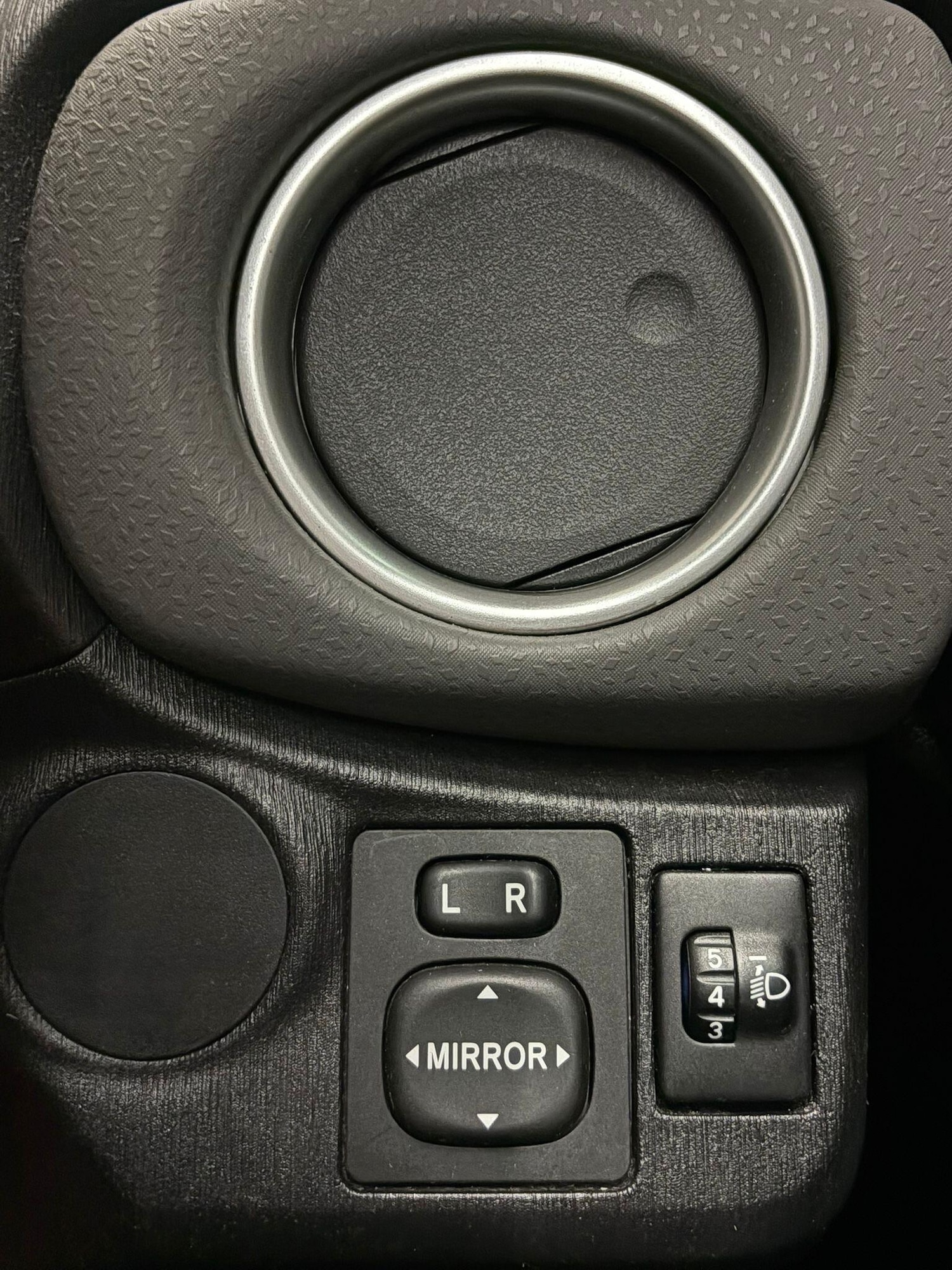 Used Toyota Yaris 2012 for sale - 76936254: Photo 12