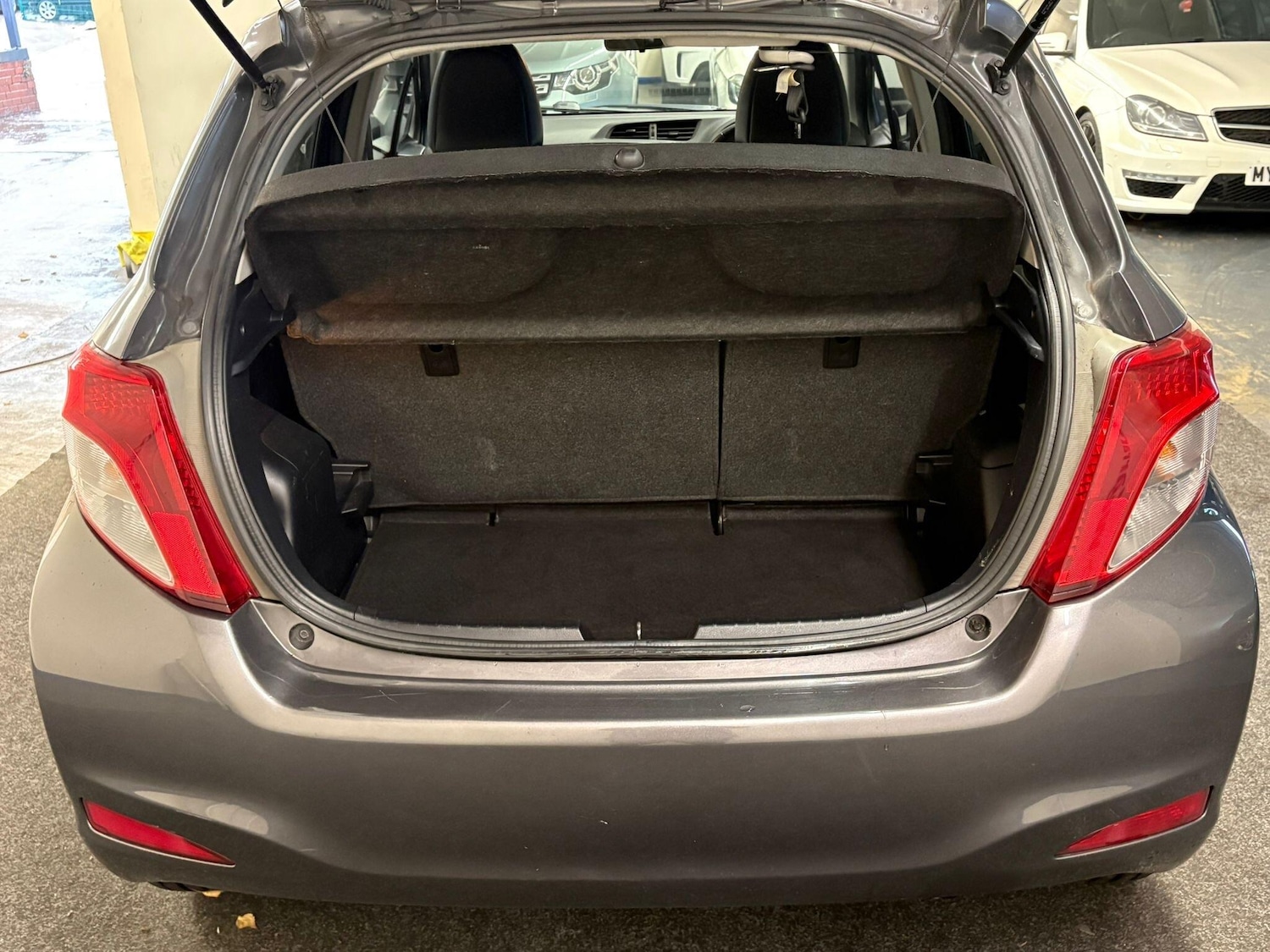 Used Toyota Yaris 2012 for sale - 76936254: Photo 17