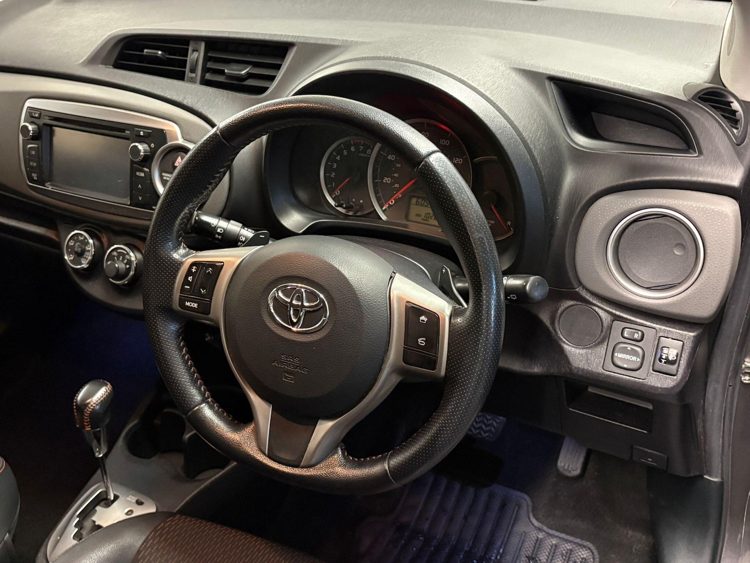 Used Toyota Yaris 2012 for sale - 76936254: Photo 18