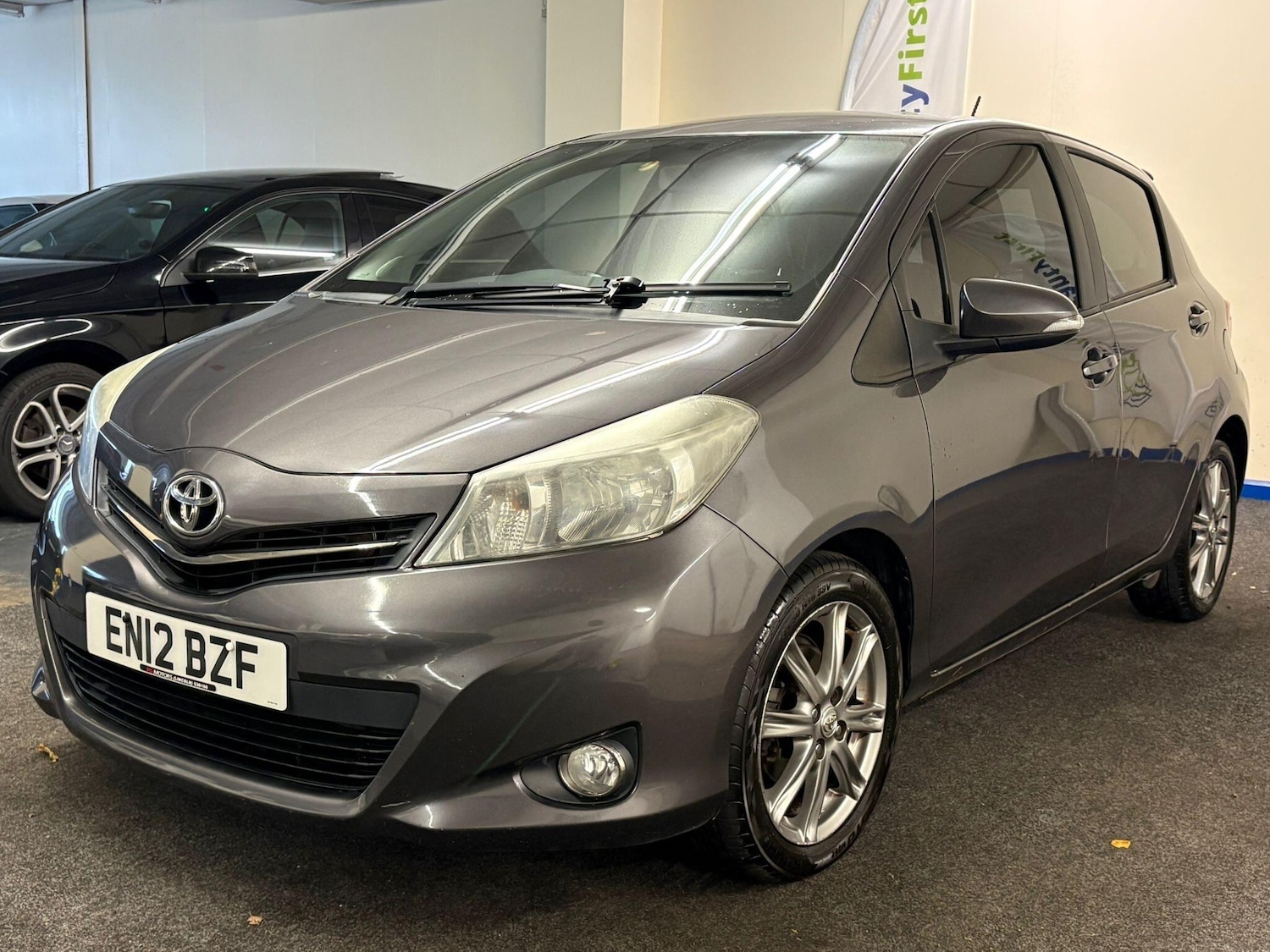 Used Toyota Yaris 2012 for sale - 76936254: Photo 2