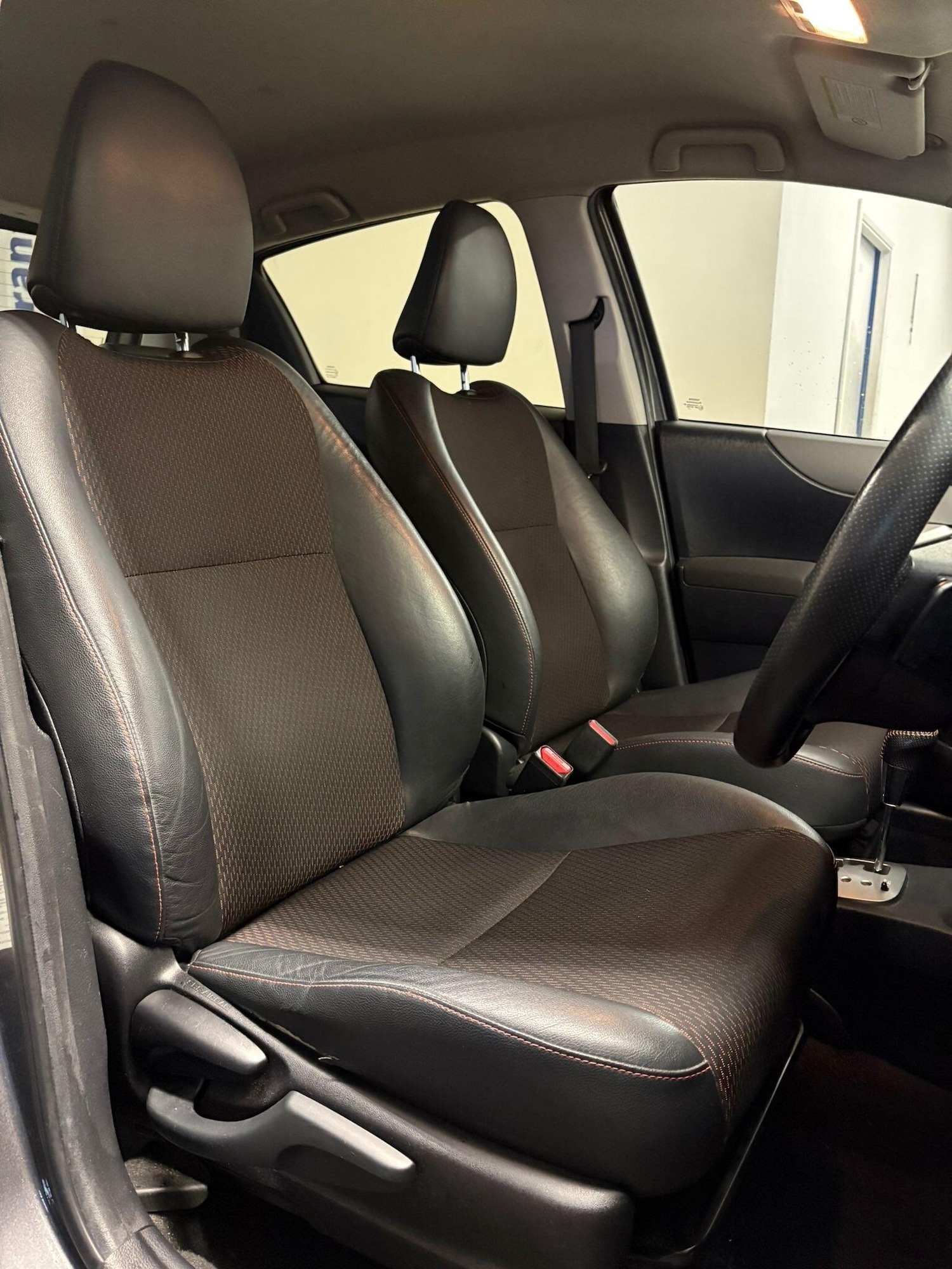 Used Toyota Yaris 2012 for sale - 76936254: Photo 9