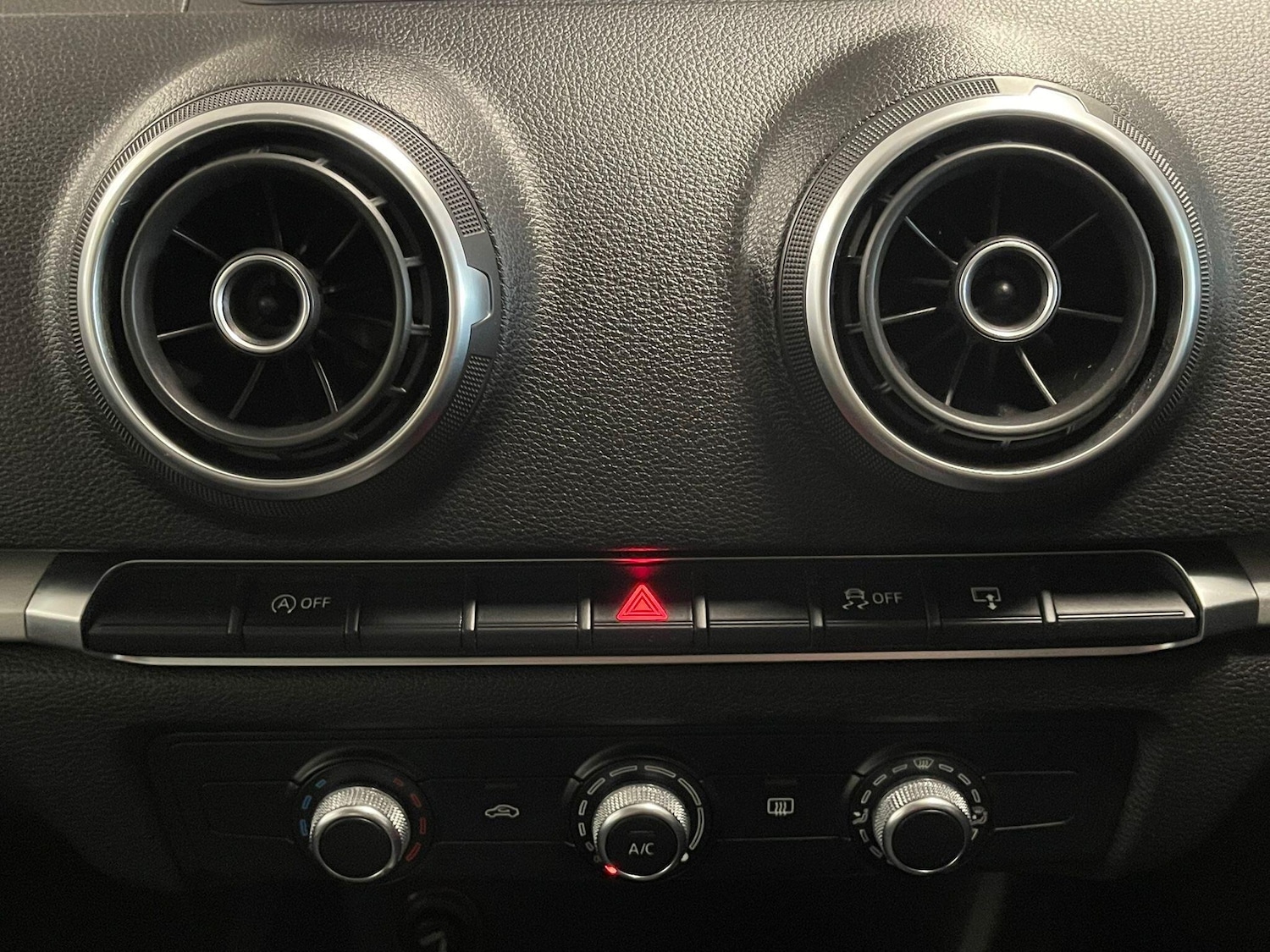 Used Audi A3 2015 for sale - 76623232: Photo 9