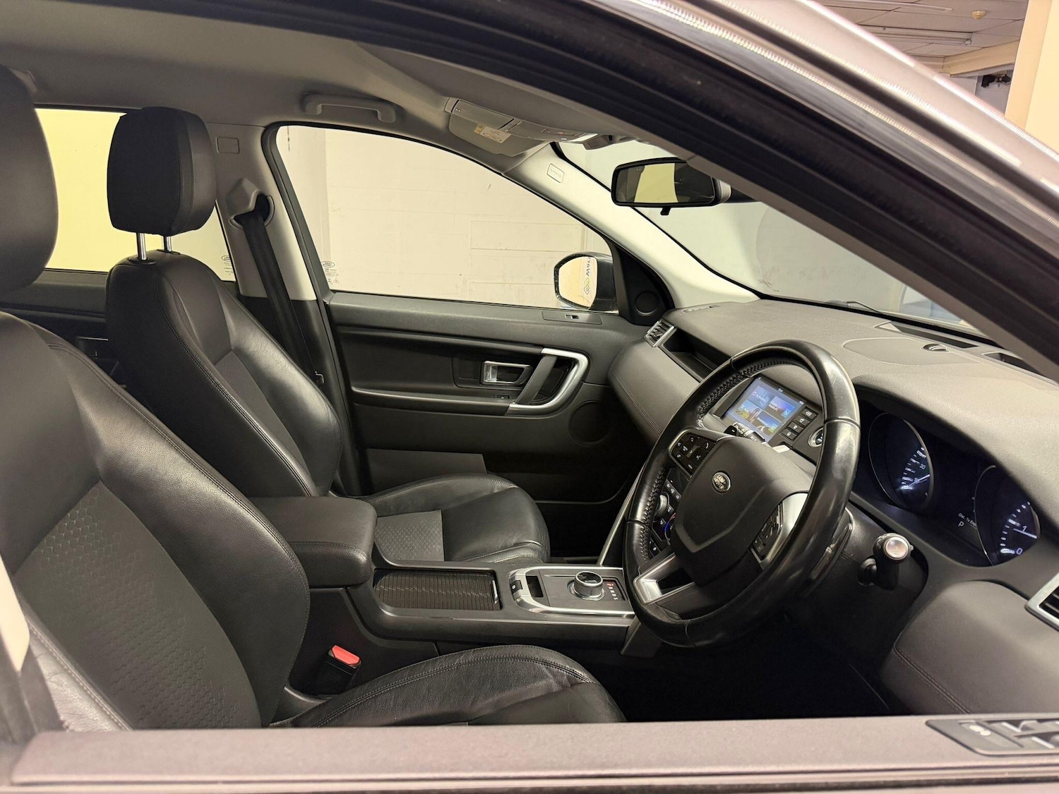 Used Land Rover Discovery Sport 2016 for sale - 77016576: Photo 12