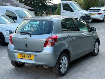 Used Toyota Yaris 2011 for sale - 79622327: Photo