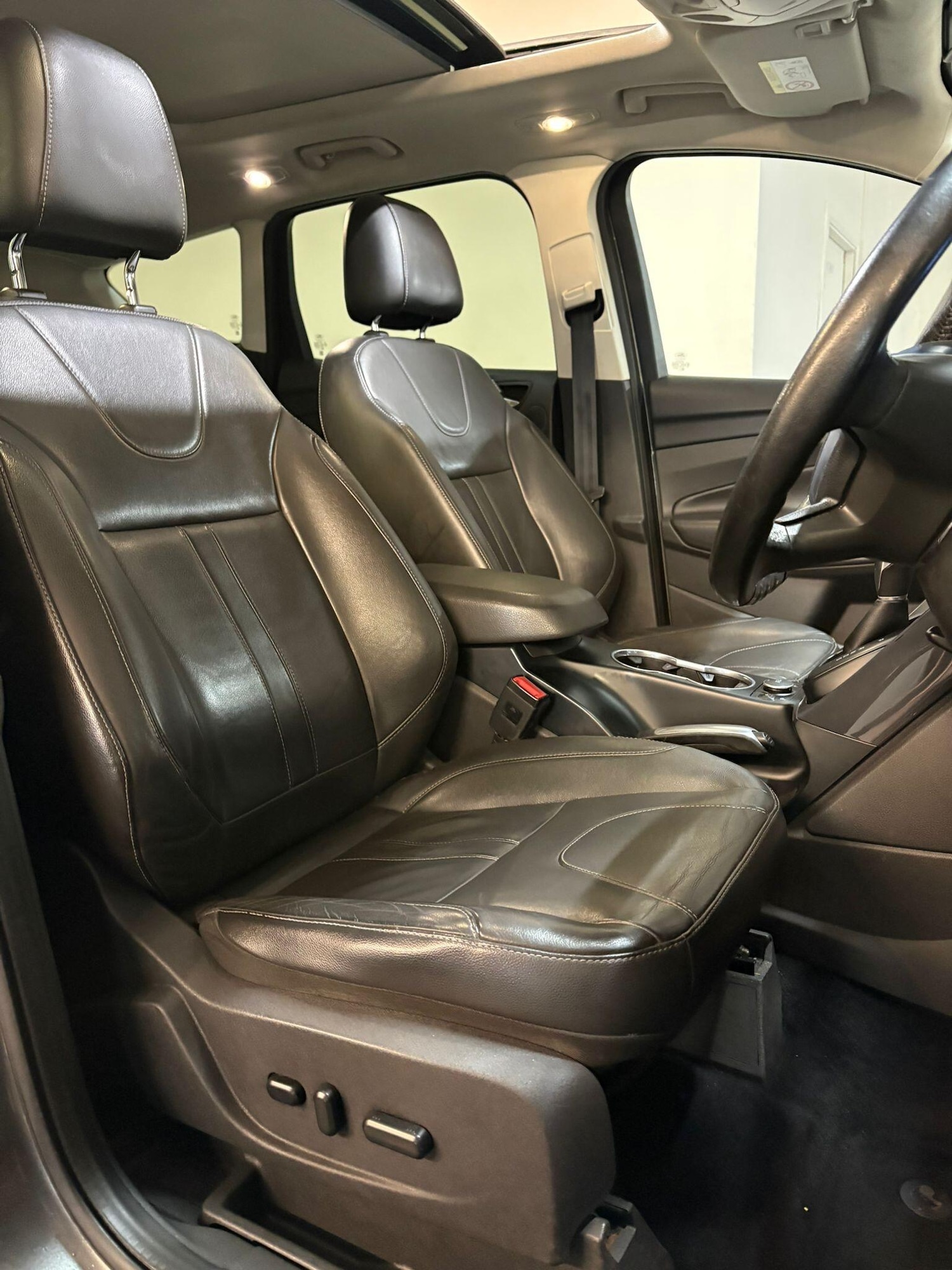 Used Ford Kuga 2014 for sale - 77306057: Photo 25