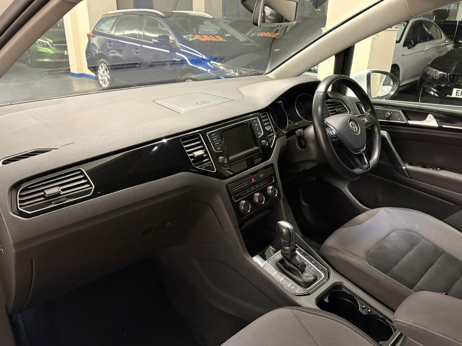 Used Volkswagen Golf SV 2015 for sale - 76623235: Photo 7