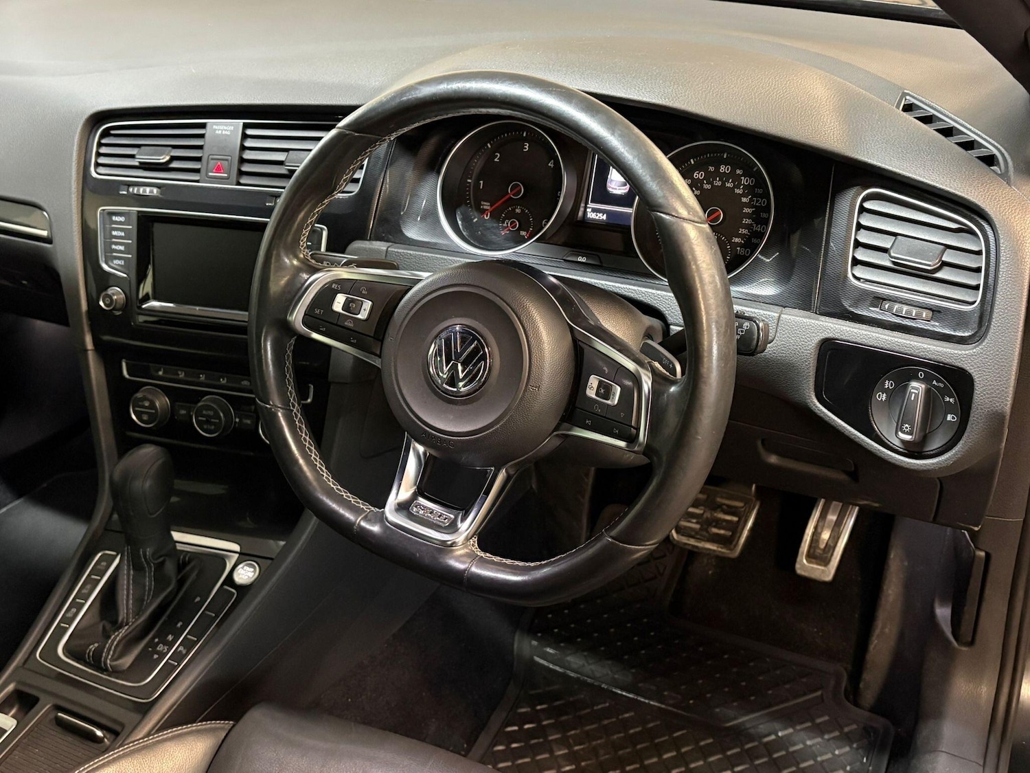 Used Volkswagen Golf 2014 for sale - 77230474: Photo 22