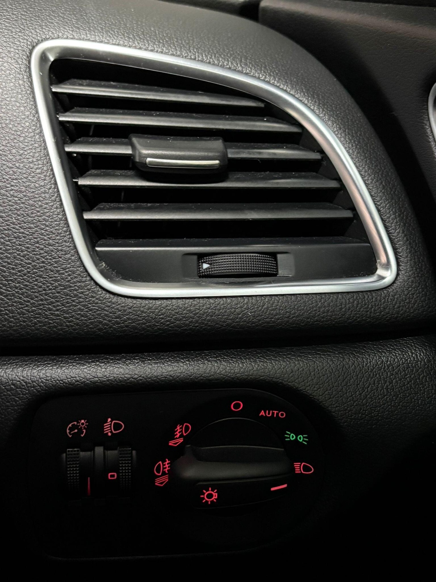 Used Audi Q3 2013 for sale - 77523928: Photo 18