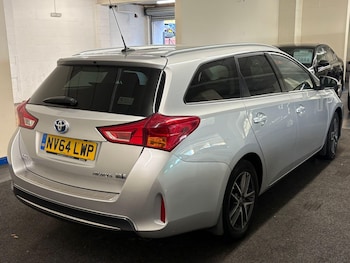 Used Toyota Auris 2015 for sale - 76423297: Photo