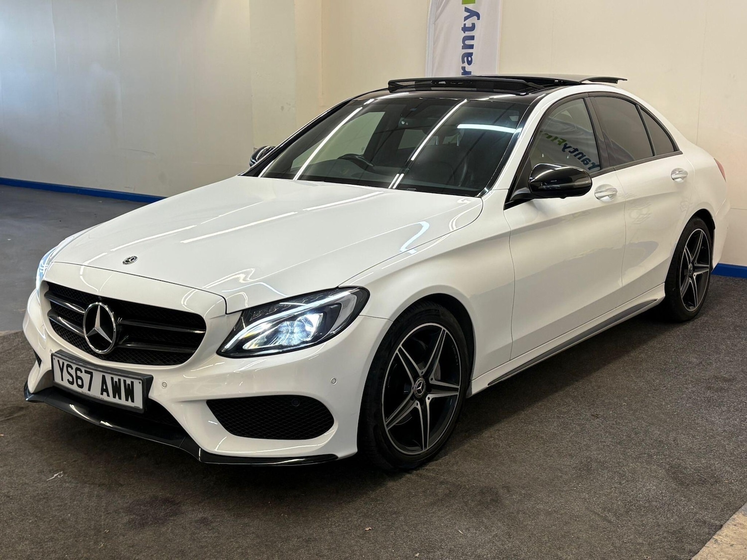 Used Mercedes-Benz C Class 2017 for sale - 78127692: Photo 2