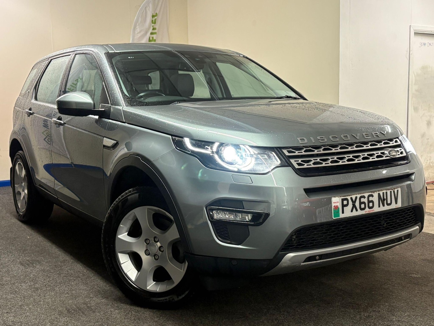 Used Land Rover Discovery Sport 2016 for sale - 76623238: Photo 1