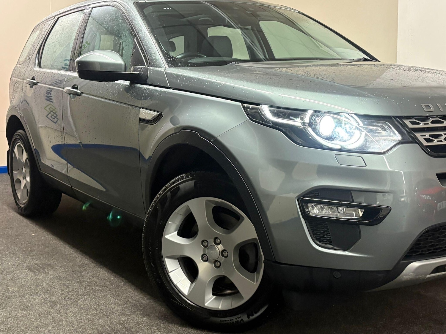 Used Land Rover Discovery Sport 2016 for sale - 76623238: Photo 6
