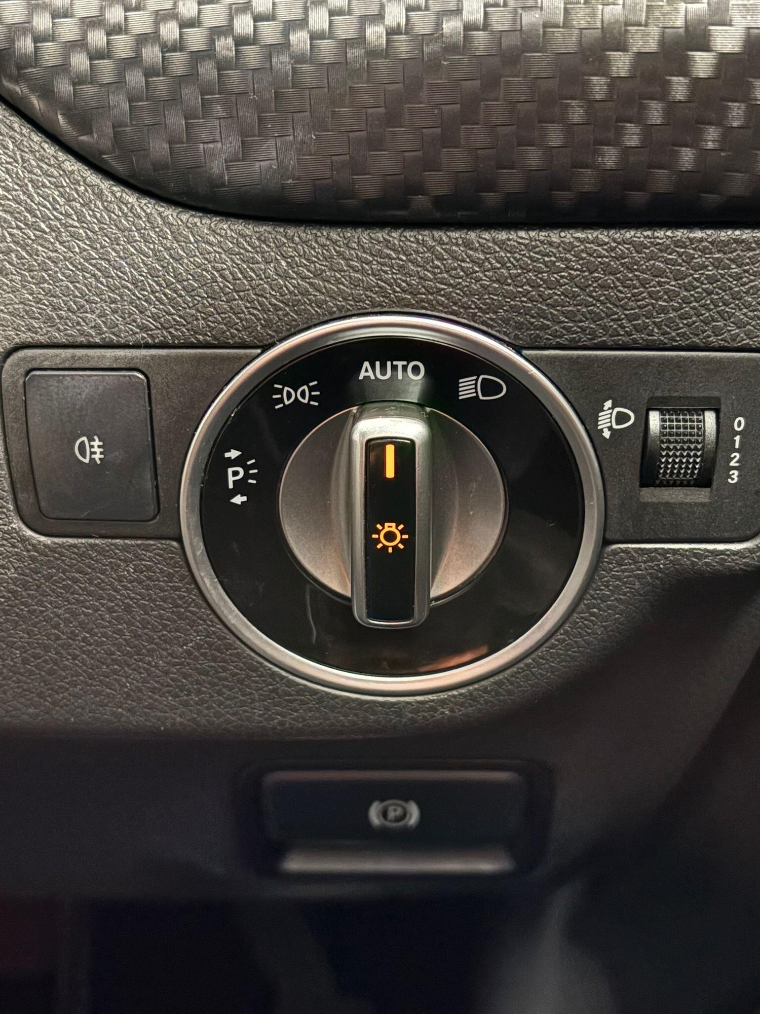 Used Mercedes-Benz A-Class 2013 for sale - 77799241: Photo 18