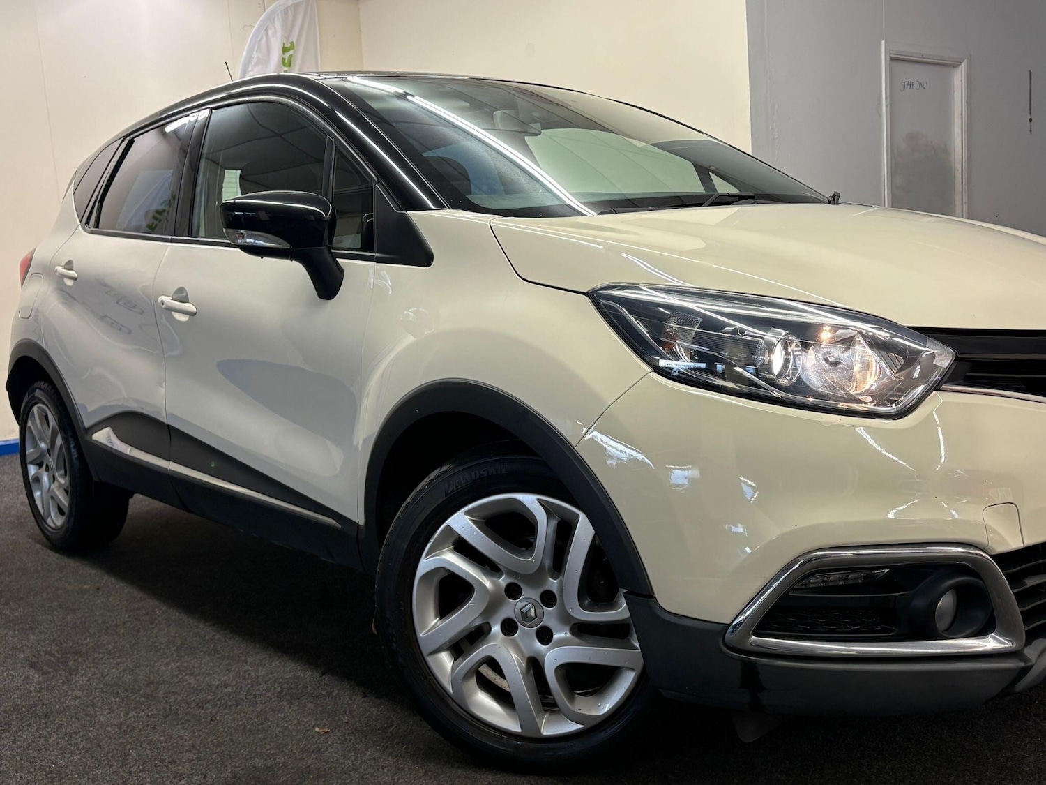 Used Renault Captur 2016 for sale - 77060242: Photo 5