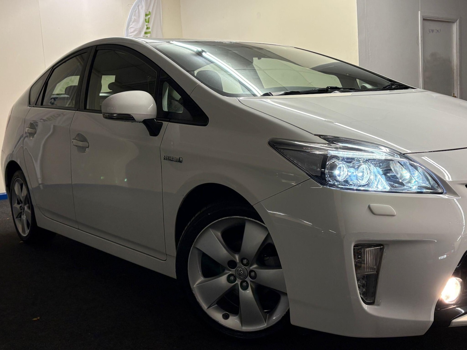 Used Toyota Prius 2015 for sale - 77144066: Photo 3