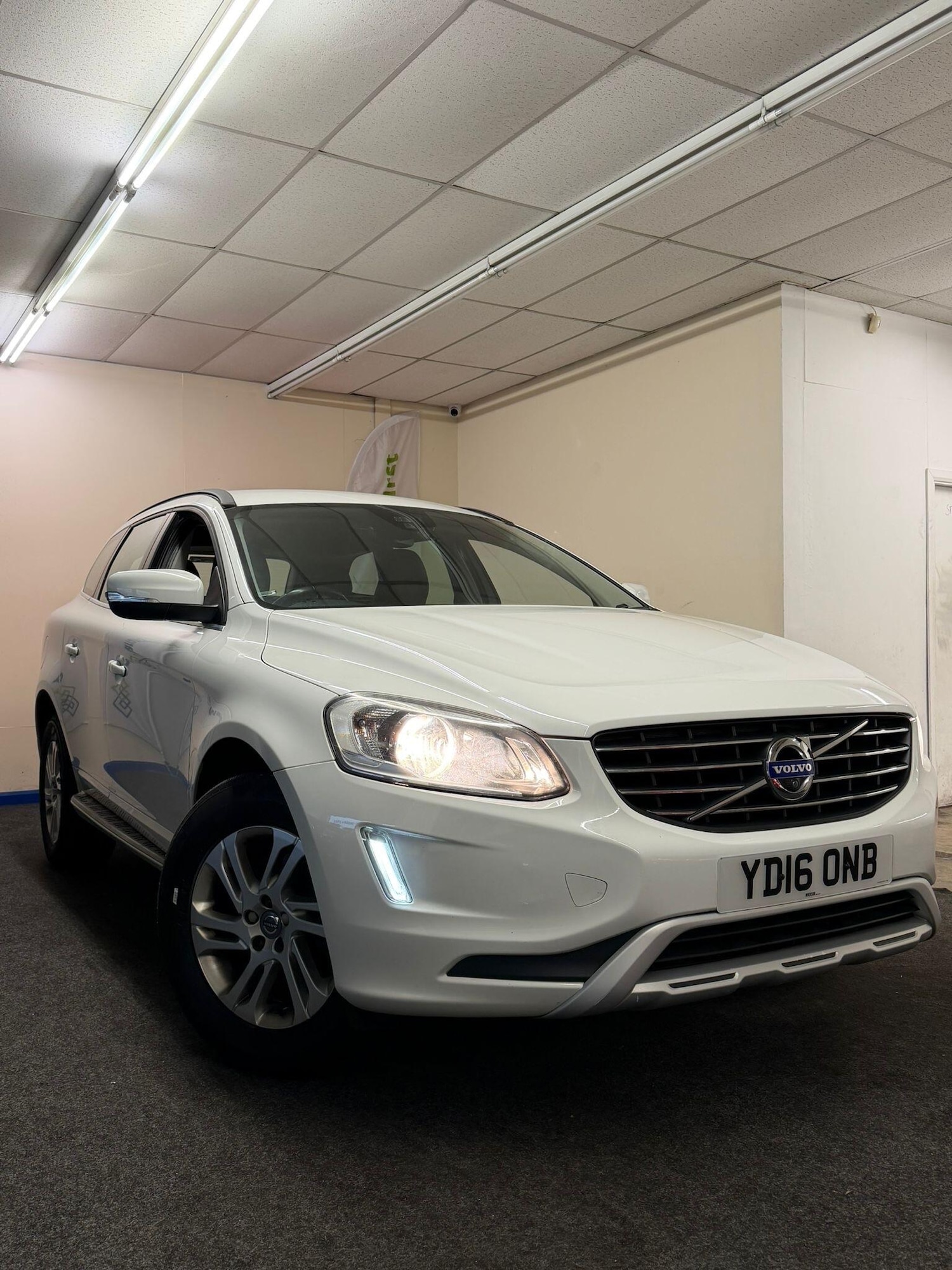 Used Volvo XC60 2016 for sale - 76623209: Photo 1