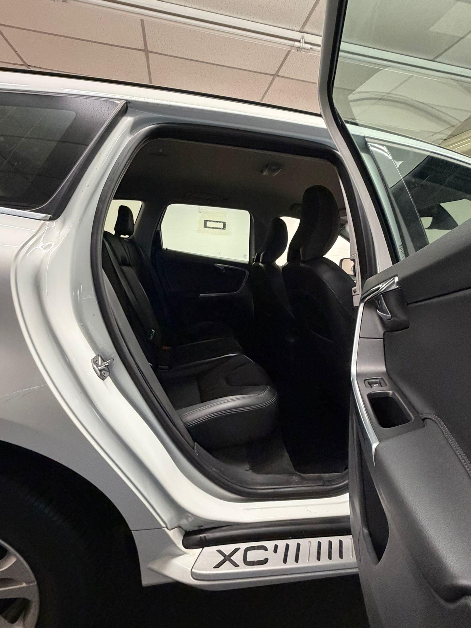 Used Volvo XC60 2016 for sale - 76623209: Photo 19