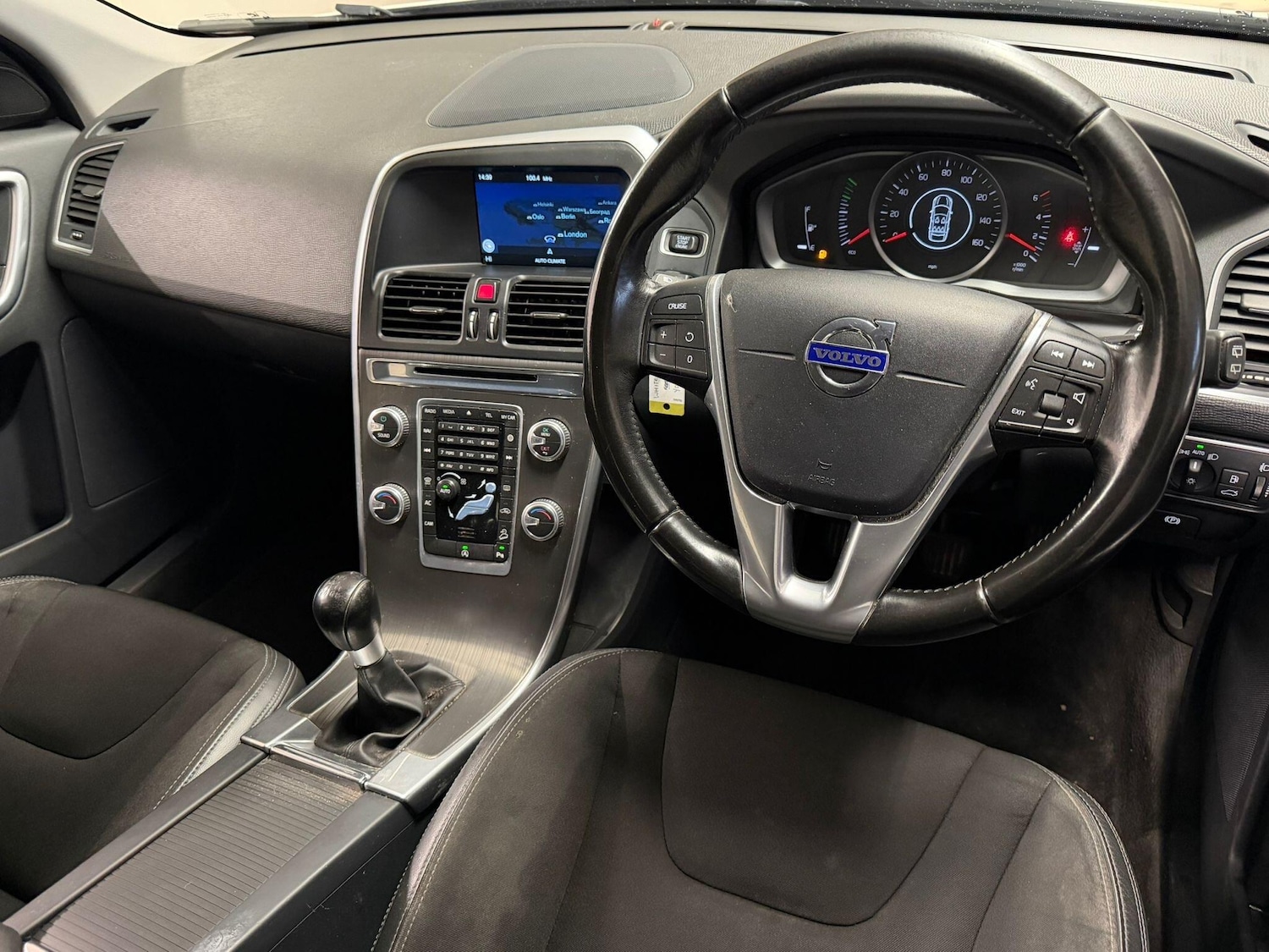 Used Volvo XC60 2016 for sale - 76623209: Photo 21