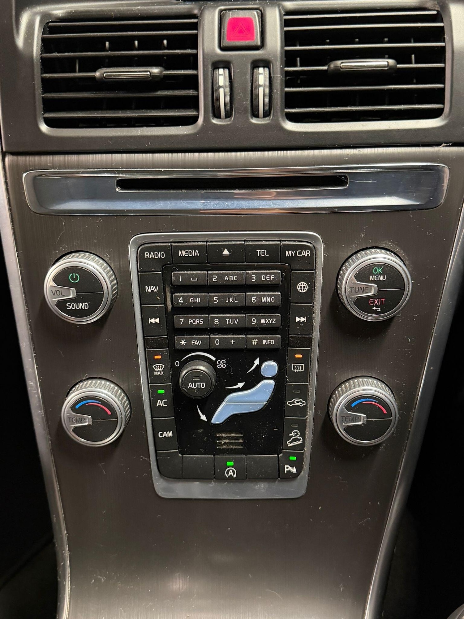 Used Volvo XC60 2016 for sale - 76623209: Photo 22