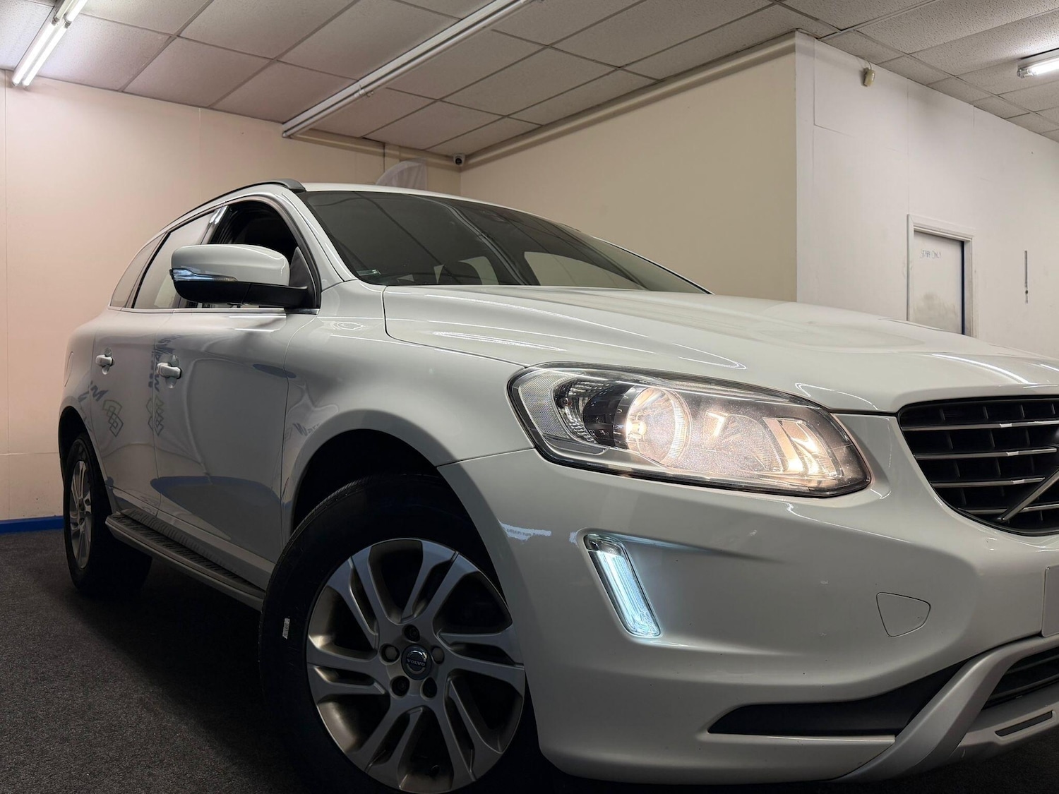 Used Volvo XC60 2016 for sale - 76623209: Photo 5
