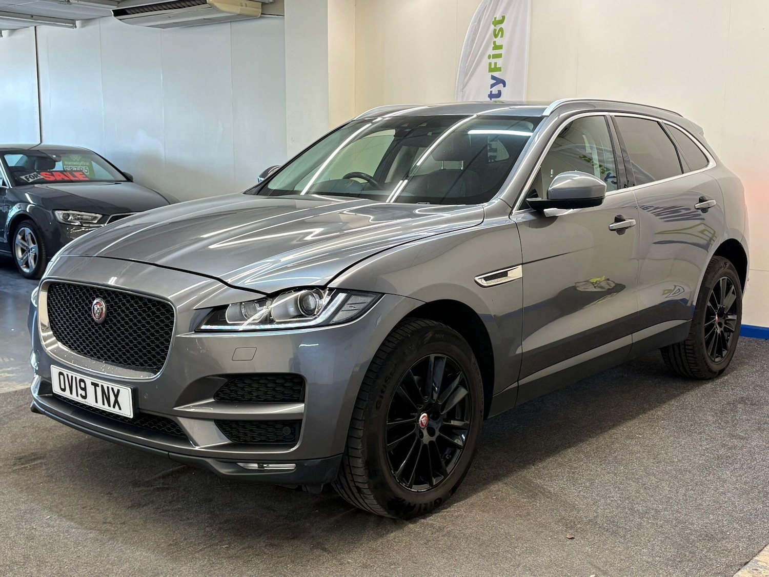 Used Jaguar F-Pace 2019 for sale - 78170728: Photo 2