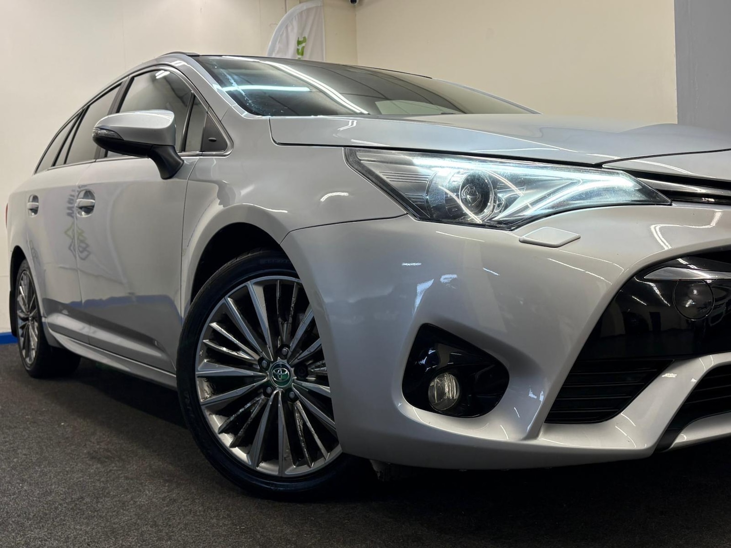 Used Toyota Avensis 2015 for sale - 77469111: Photo 5