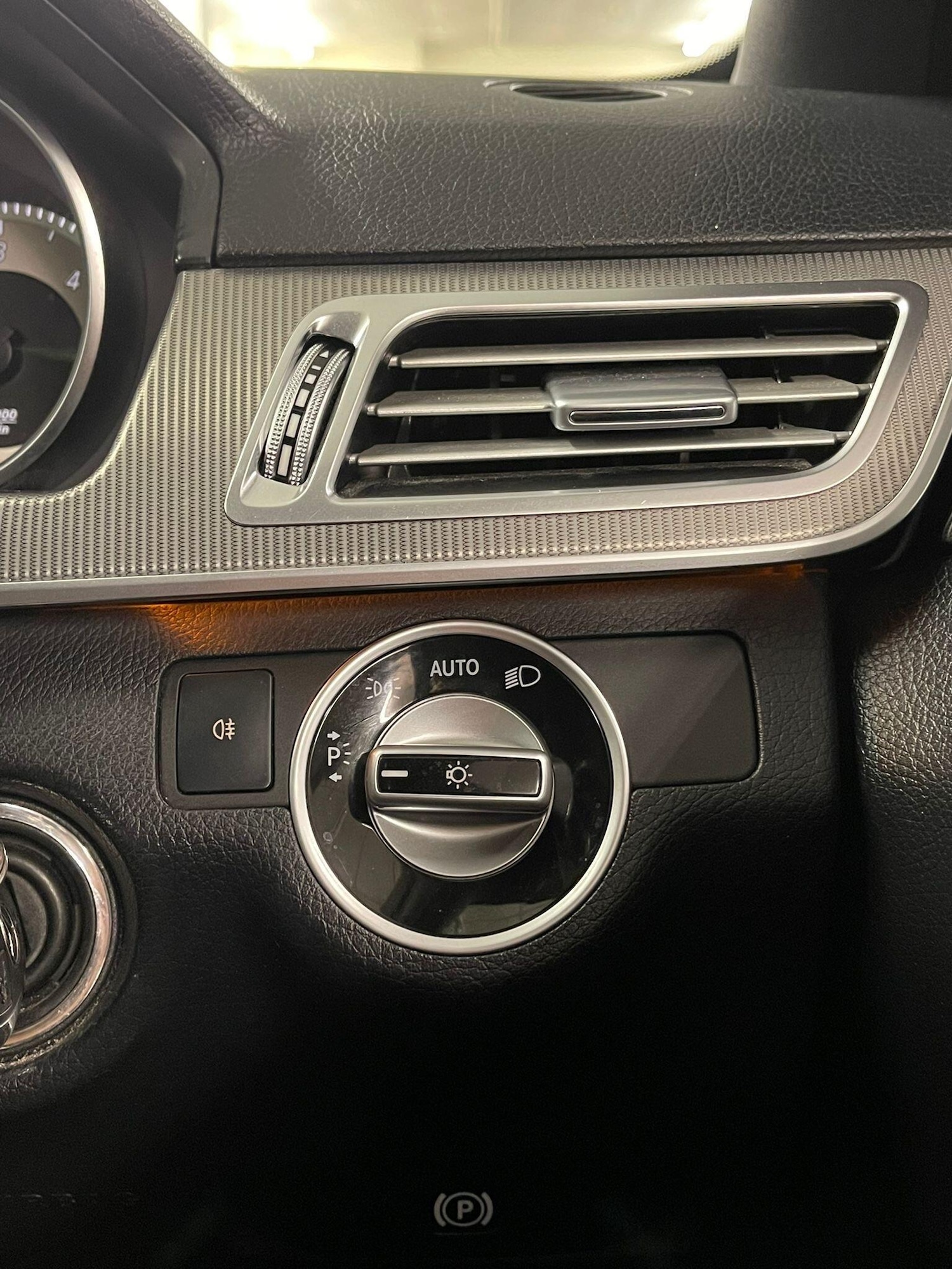 Used Mercedes-Benz E-Class 2014 for sale - 76151200: Photo 14