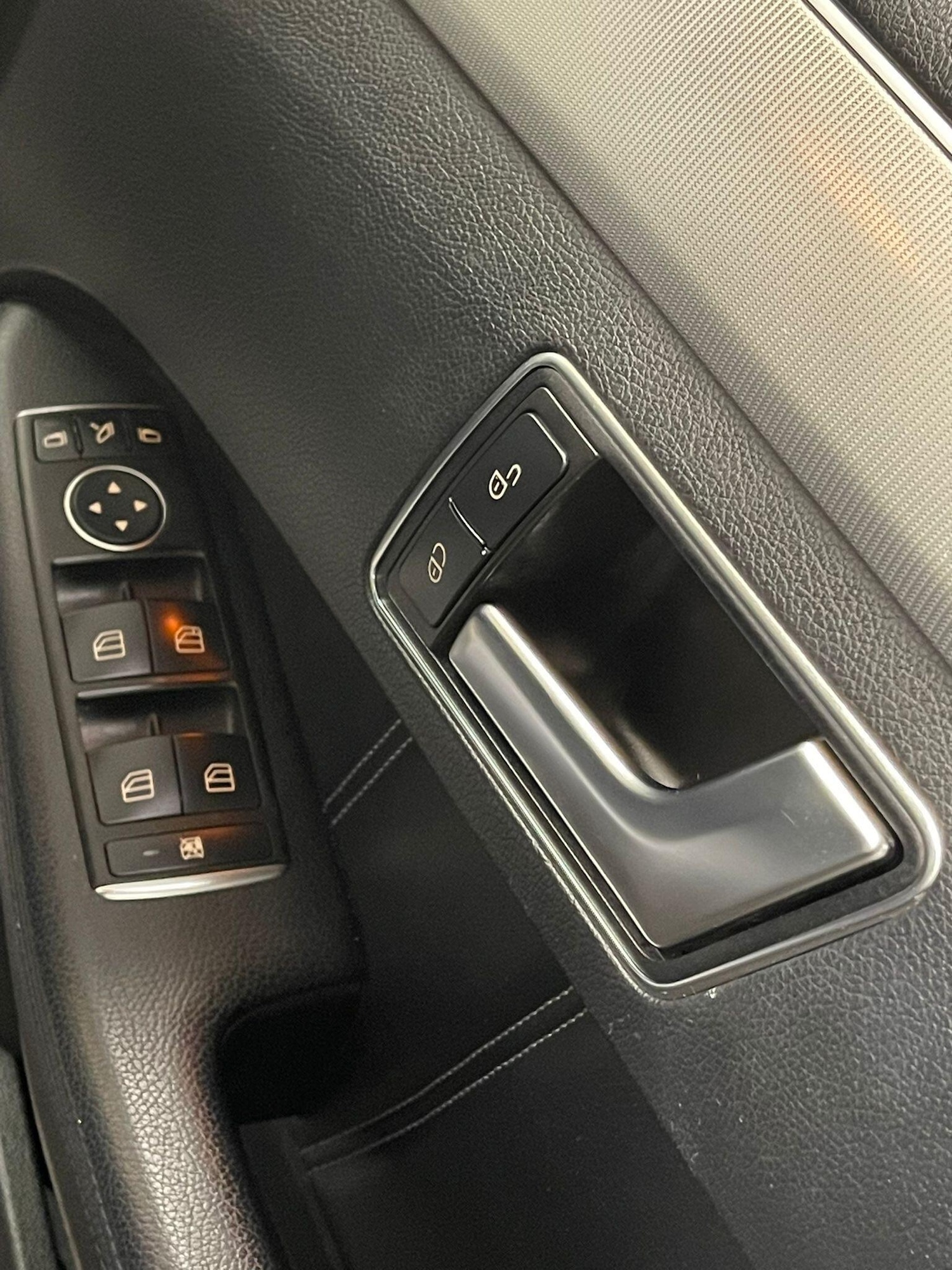 Used Mercedes-Benz E-Class 2014 for sale - 76151200: Photo 15