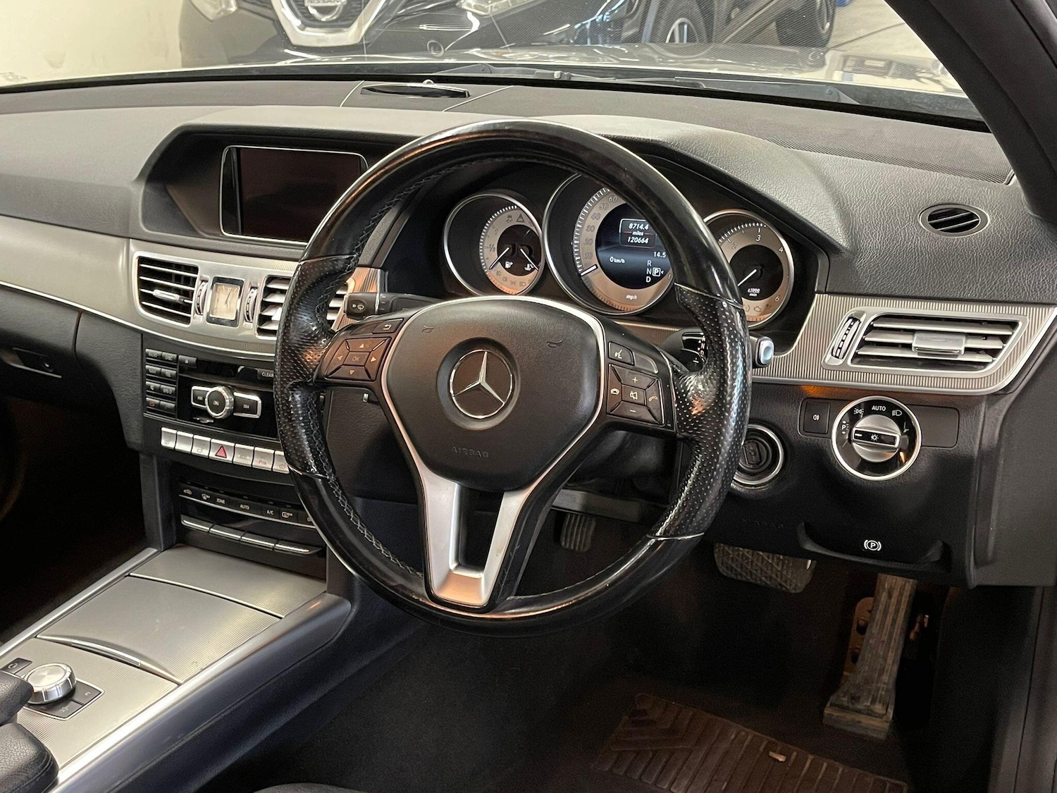 Used Mercedes-Benz E-Class 2014 for sale - 76151200: Photo 19