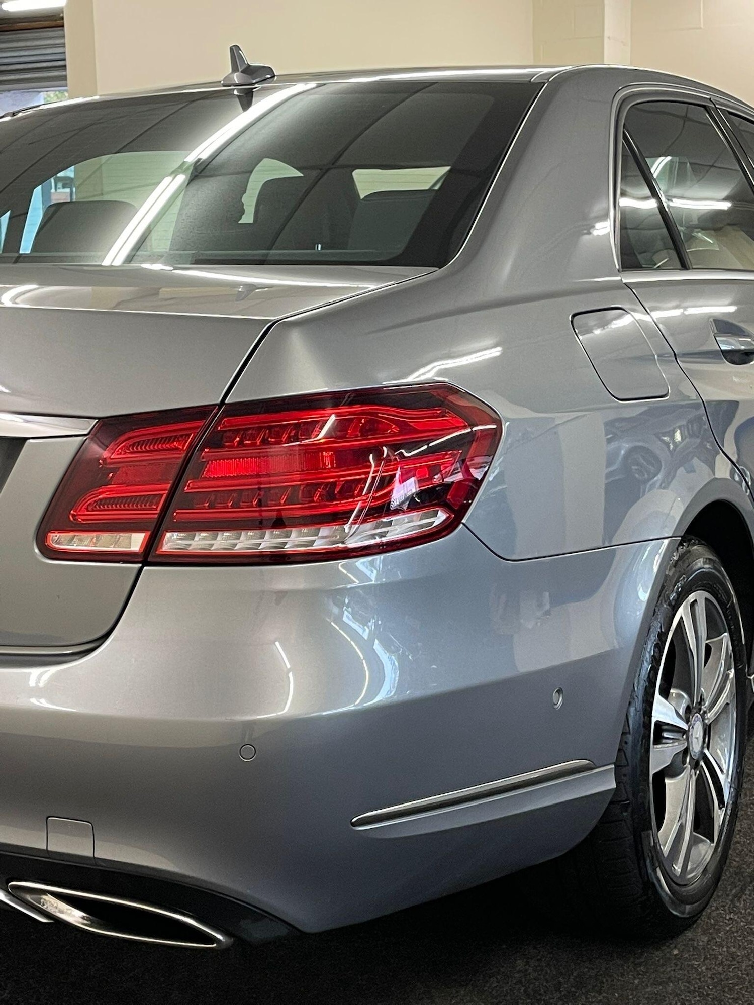 Used Mercedes-Benz E-Class 2014 for sale - 76151200: Photo 21