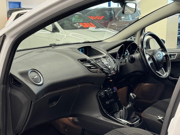Used Ford Fiesta 2015 for sale - 75340105: Photo 10