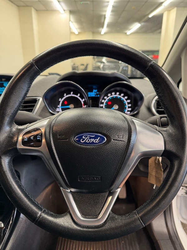 Used Ford Fiesta 2015 for sale - 75340105: Photo 22