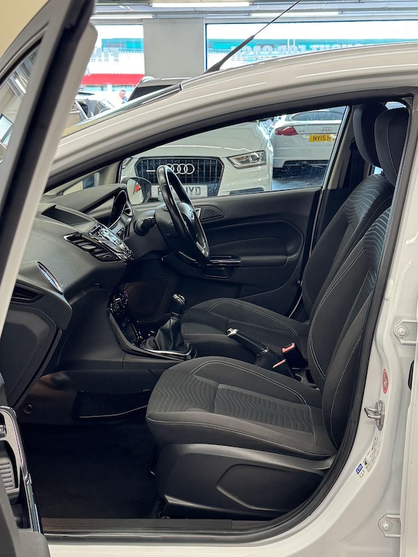 Used Ford Fiesta 2015 for sale - 75340105: Photo 23