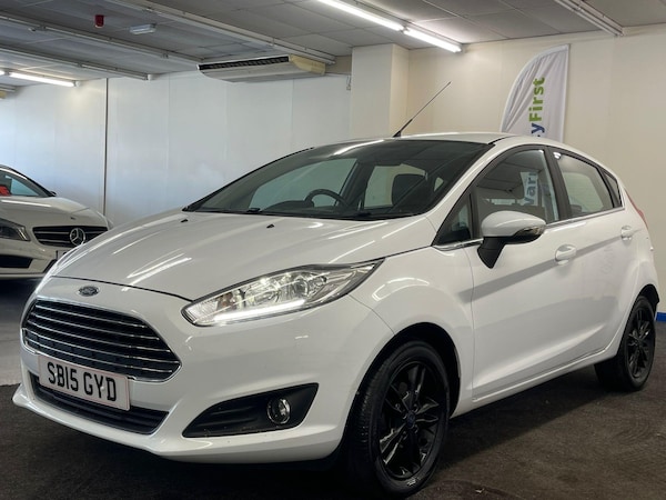 Used Ford Fiesta 2015 for sale - 75340105: Photo 2