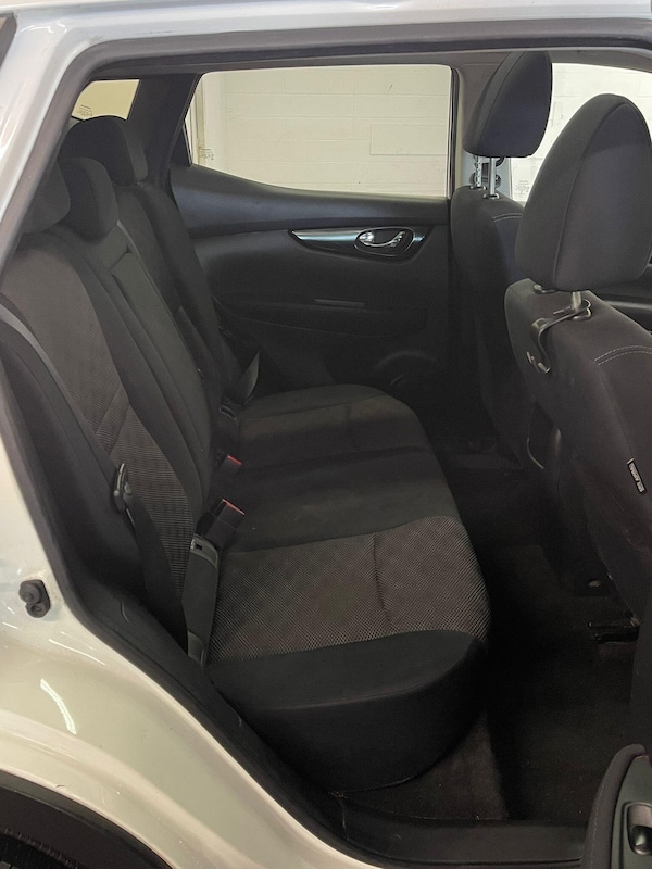 Used Nissan Qashqai 2015 for sale - 76227371: Photo 8