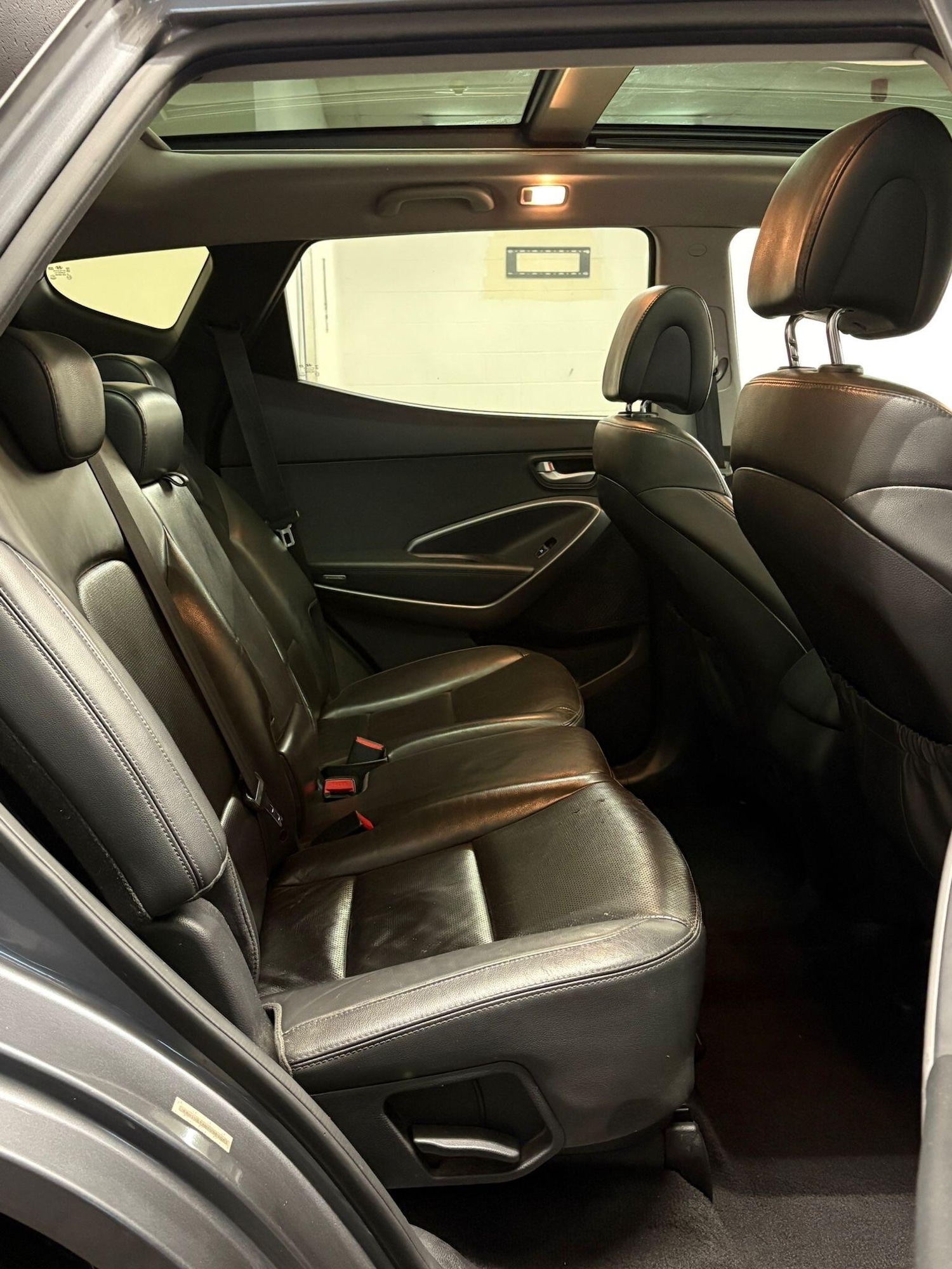 Used Hyundai Santa Fe 2015 for sale - 76623221: Photo 12