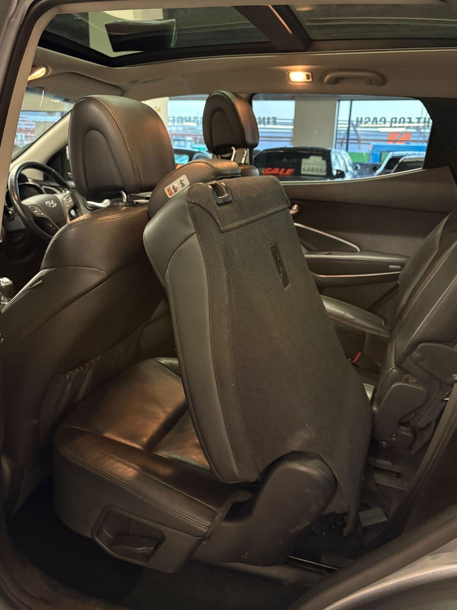 Used Hyundai Santa Fe 2015 for sale - 76623221: Photo 15