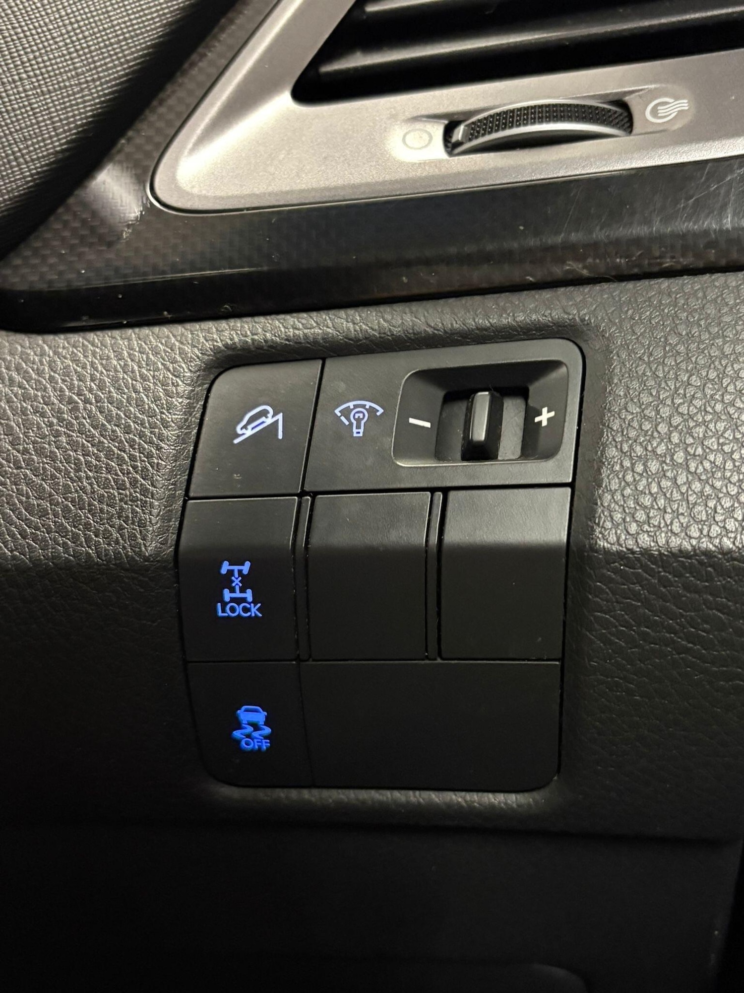 Used Hyundai Santa Fe 2015 for sale - 76623221: Photo 21