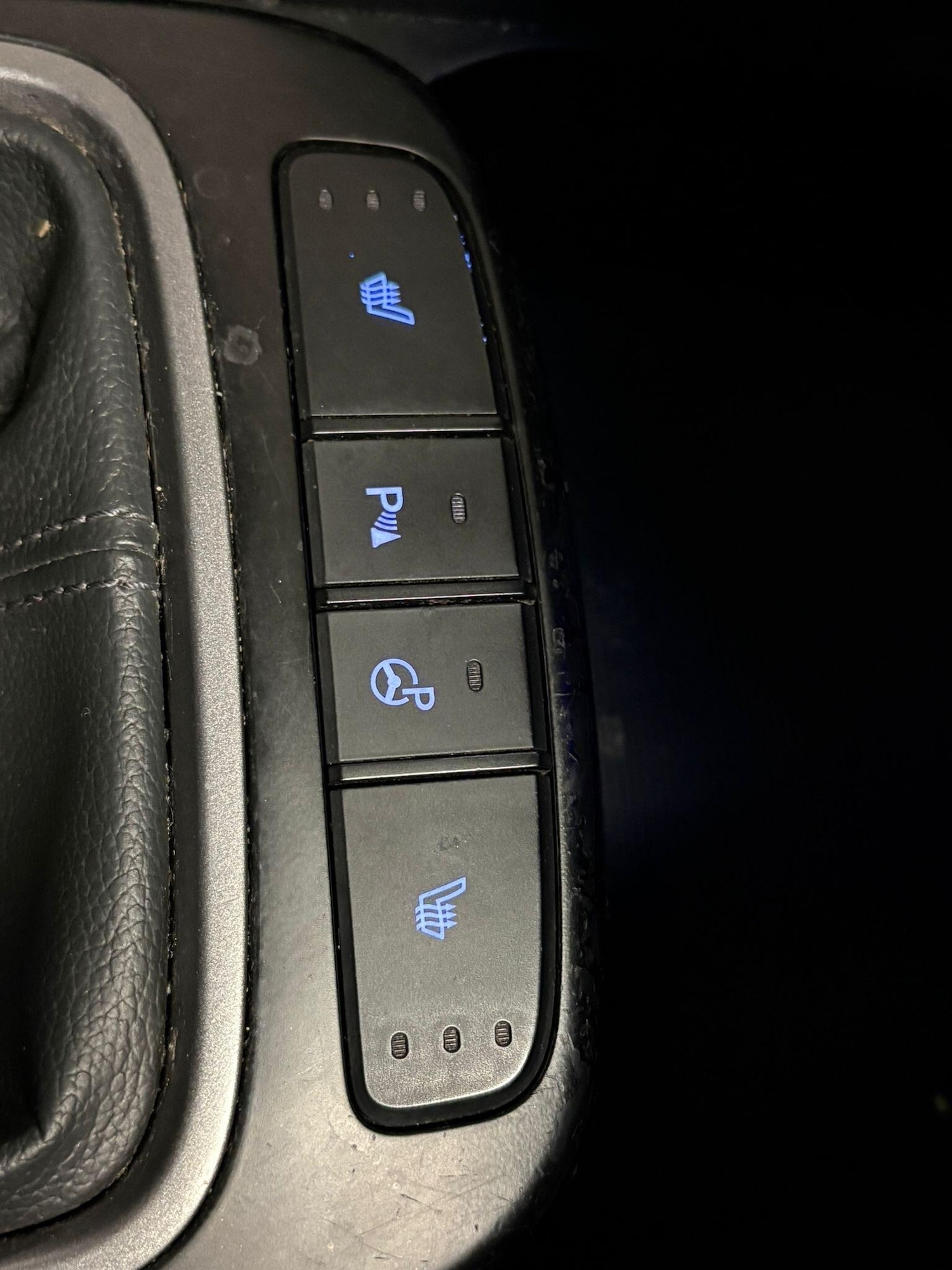 Used Hyundai Santa Fe 2015 for sale - 76623221: Photo 22