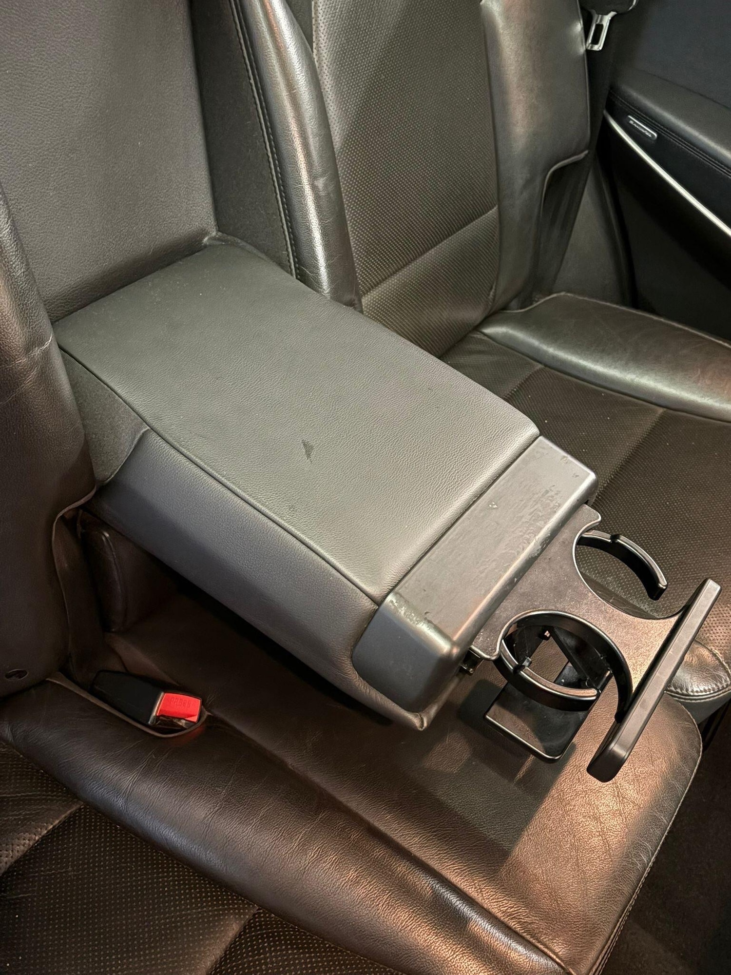 Used Hyundai Santa Fe 2015 for sale - 76623221: Photo 31