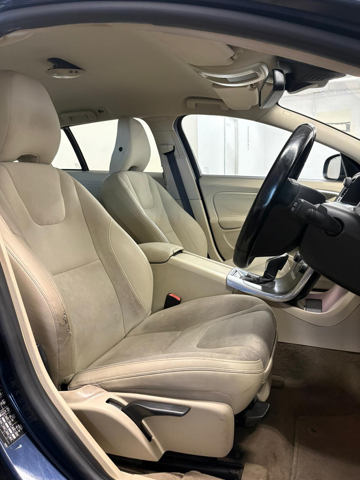 Used Volvo V60 2013 for sale - 76623231: Photo 11