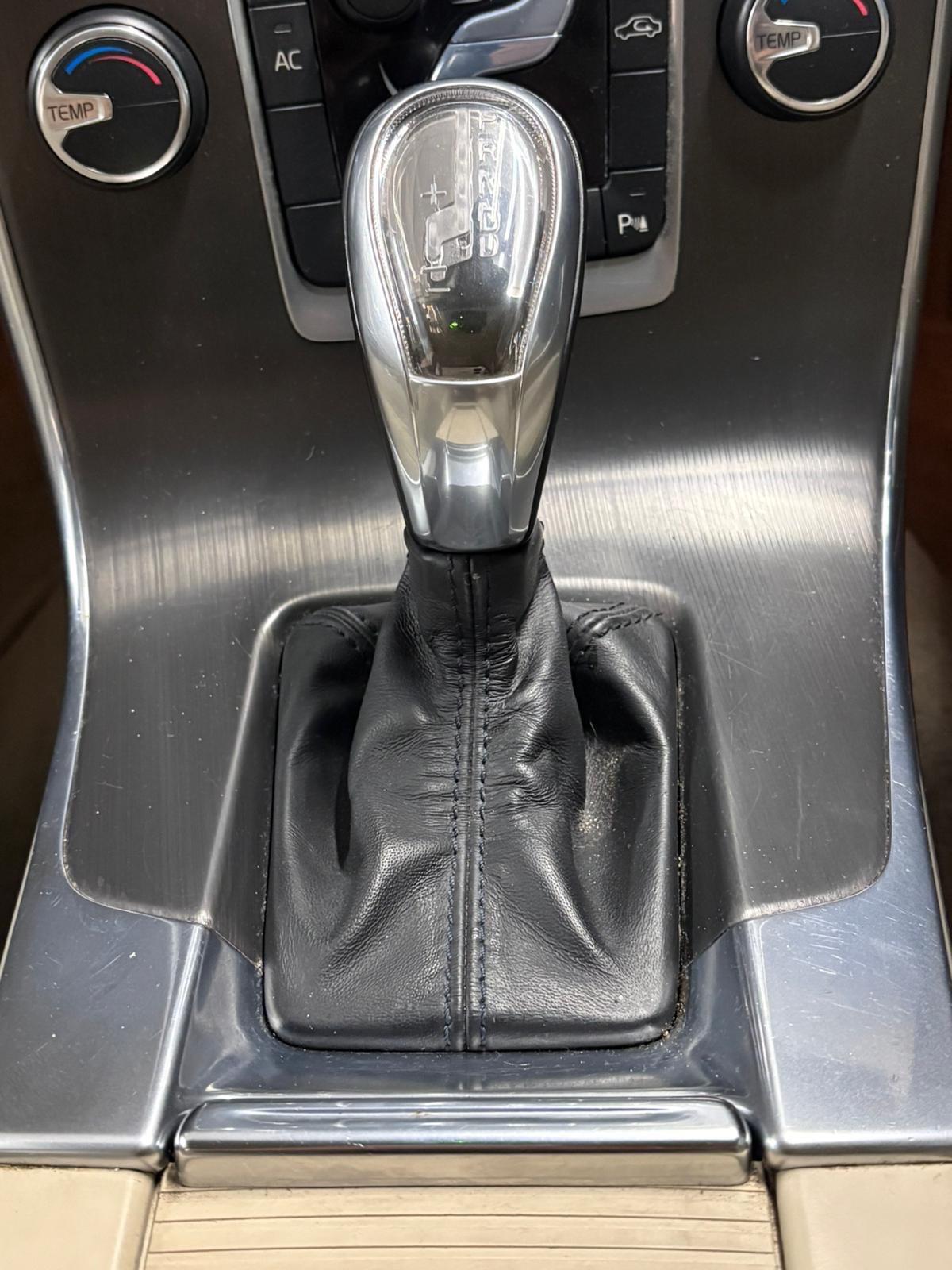 Used Volvo V60 2013 for sale - 76623231: Photo 18