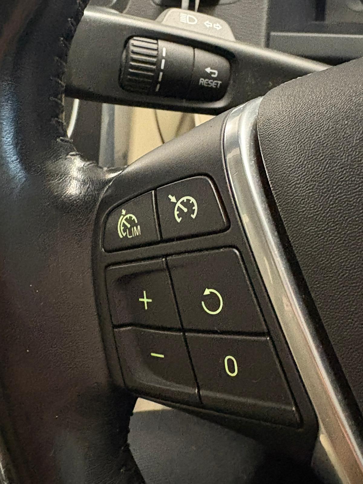 Used Volvo V60 2013 for sale - 76623231: Photo 20