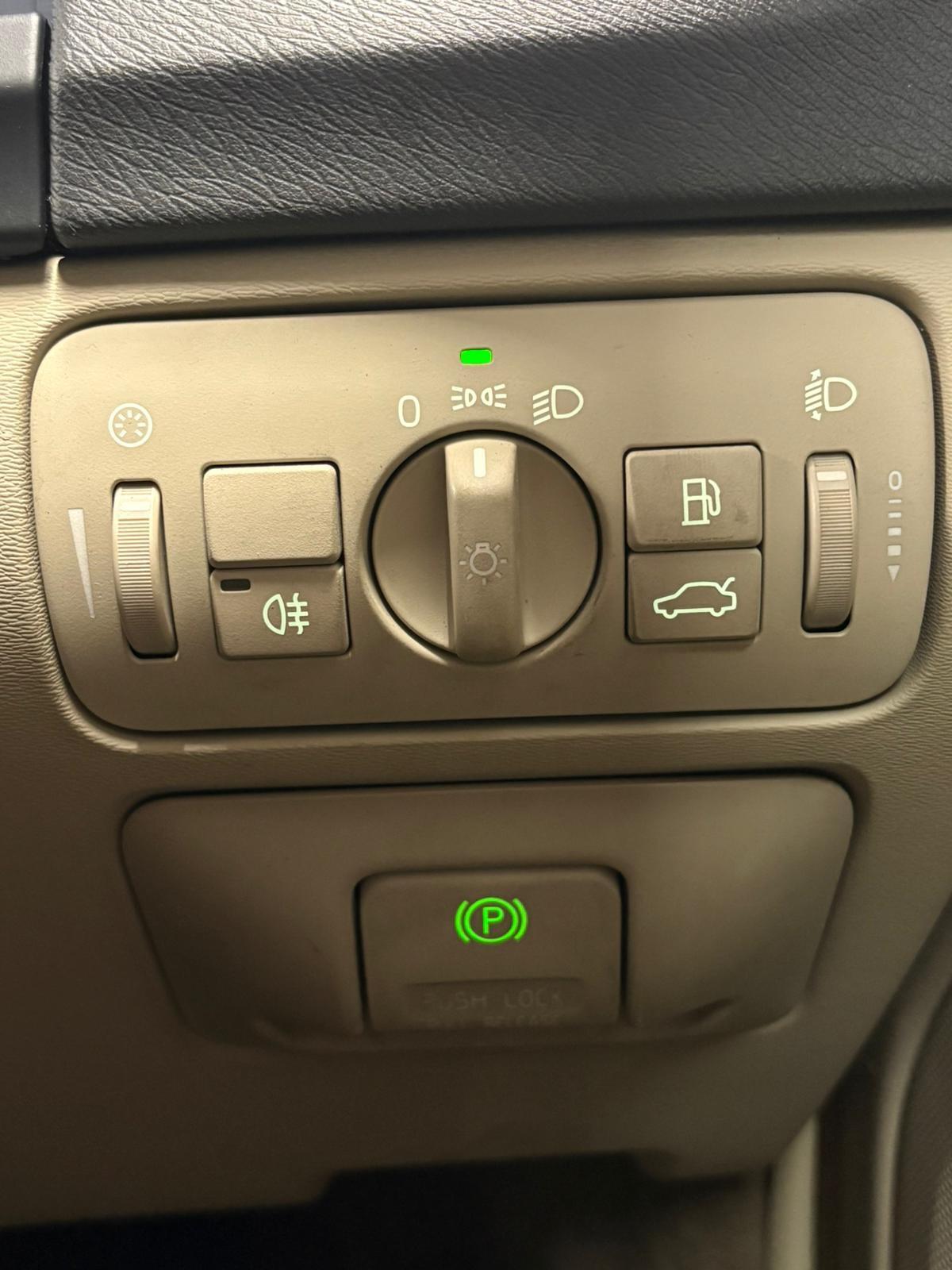 Used Volvo V60 2013 for sale - 76623231: Photo 23