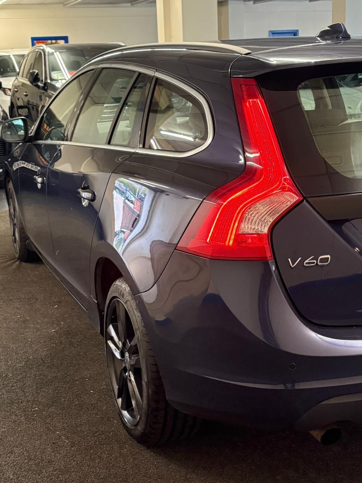 Used Volvo V60 2013 for sale - 76623231: Photo 9