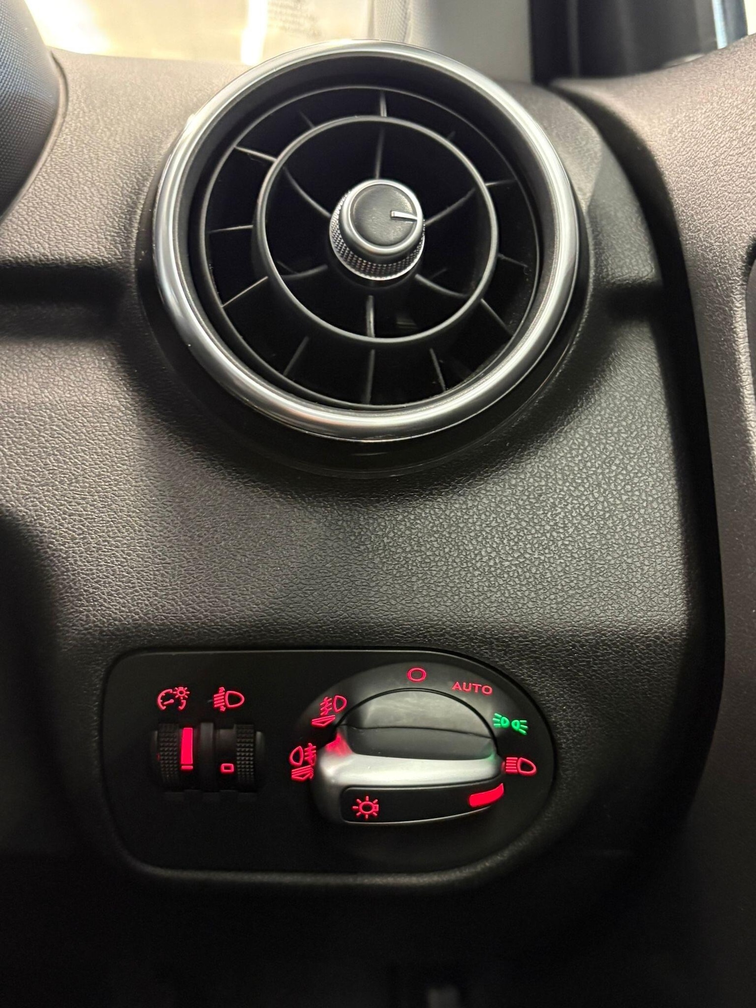 Used Audi A1 2015 for sale - 77799348: Photo 15