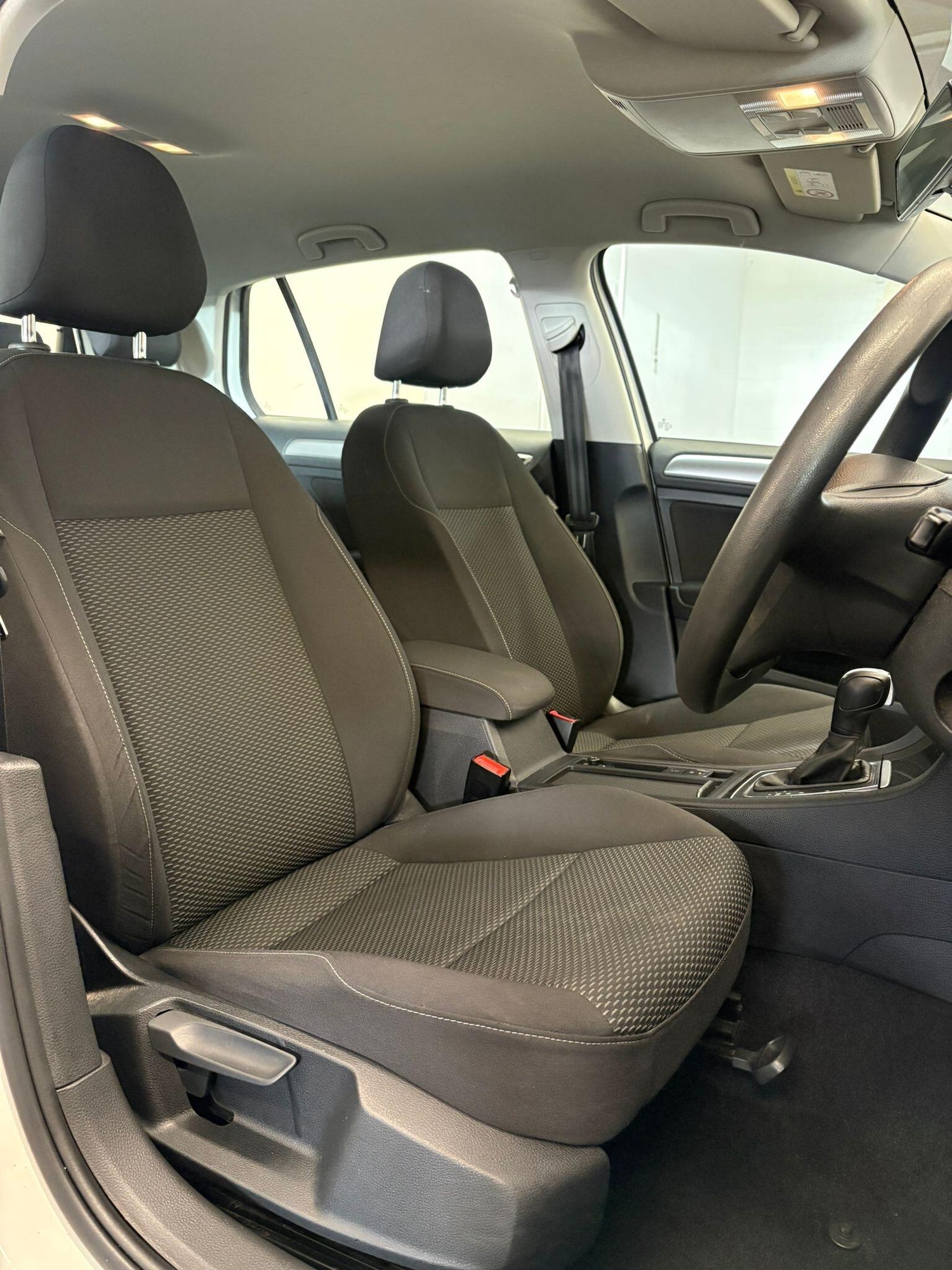 Used Volkswagen Golf 2018 for sale - 77993156: Photo 9