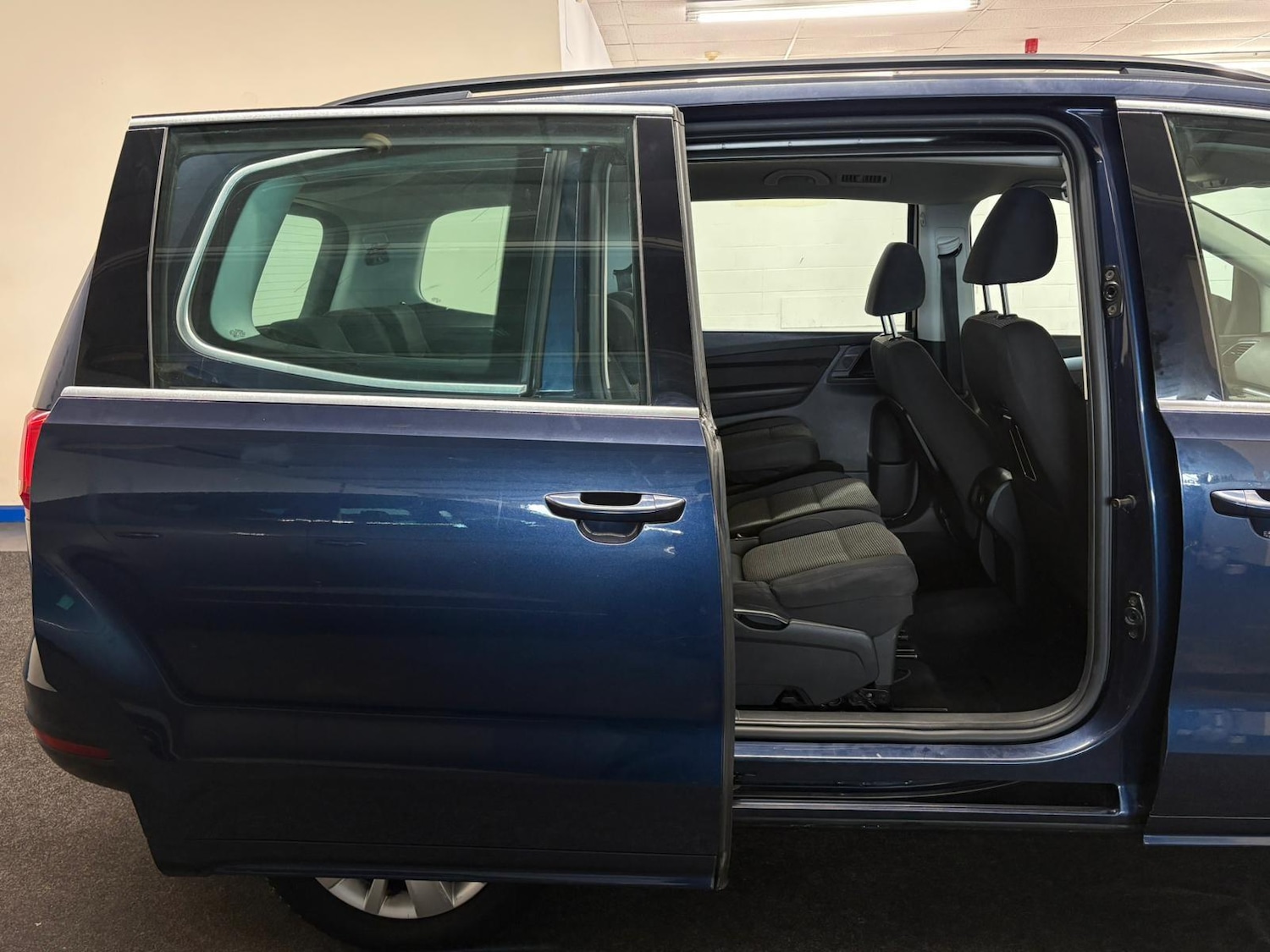 Used Volkswagen Sharan 2010 for sale - 76623236: Photo 10